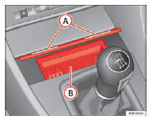 Seat Exeo. Abb. 120 Mittelkonsole: Geöffneter Aschenbecher