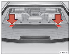 Seat Exeo. Abb. 34 Lage der Top Tether- Ösen an der hinteren Ablage