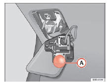 Seat Exeo. Abb. 221 Position der Glühlampe am Lampenträger. Beispiel: Heckleuchte in der Gepäckraumklappe