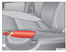 Seat Exeo. Abb. 141 Ausschnitt aus Mittelkonsole: Angezogene Handbremse