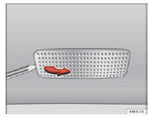 Seat Exeo. Abb. 227 Ausbau der Leuchte in der Sonnenblende