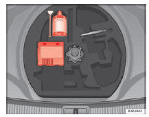 Seat Exeo. Abb. 180 Reifenreparaturset (Tire-Mobility-System) unter Ladeboden im Gepäckraum